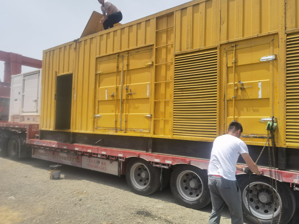 长子除了负载情况和发动机维护，还有哪些因素会影响 200kw 柴油发电机的油耗？